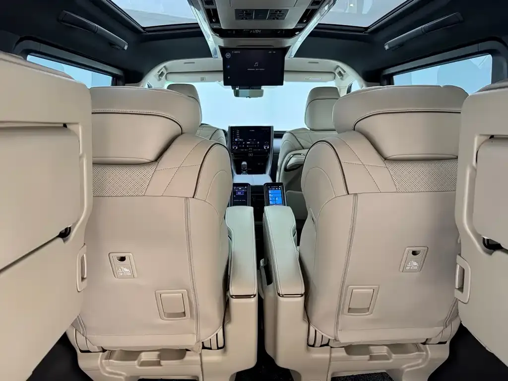 Toyota Vellfire — фото 9