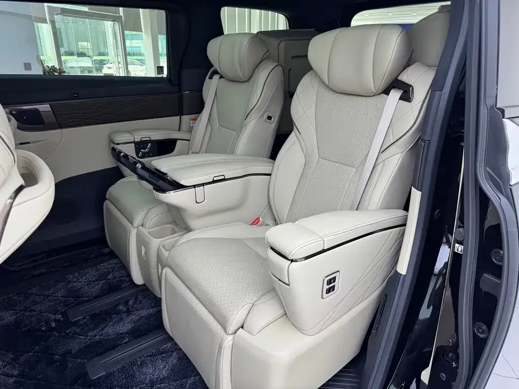 Toyota Vellfire — фото 4