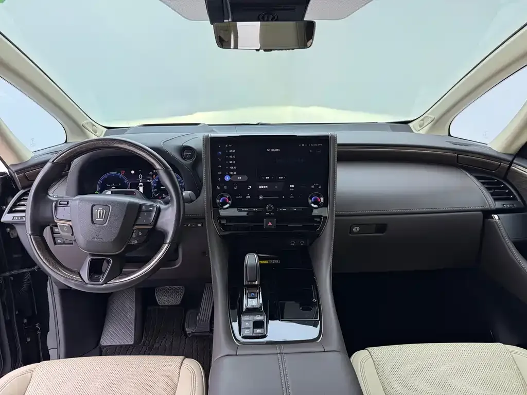 Toyota Vellfire — фото 7
