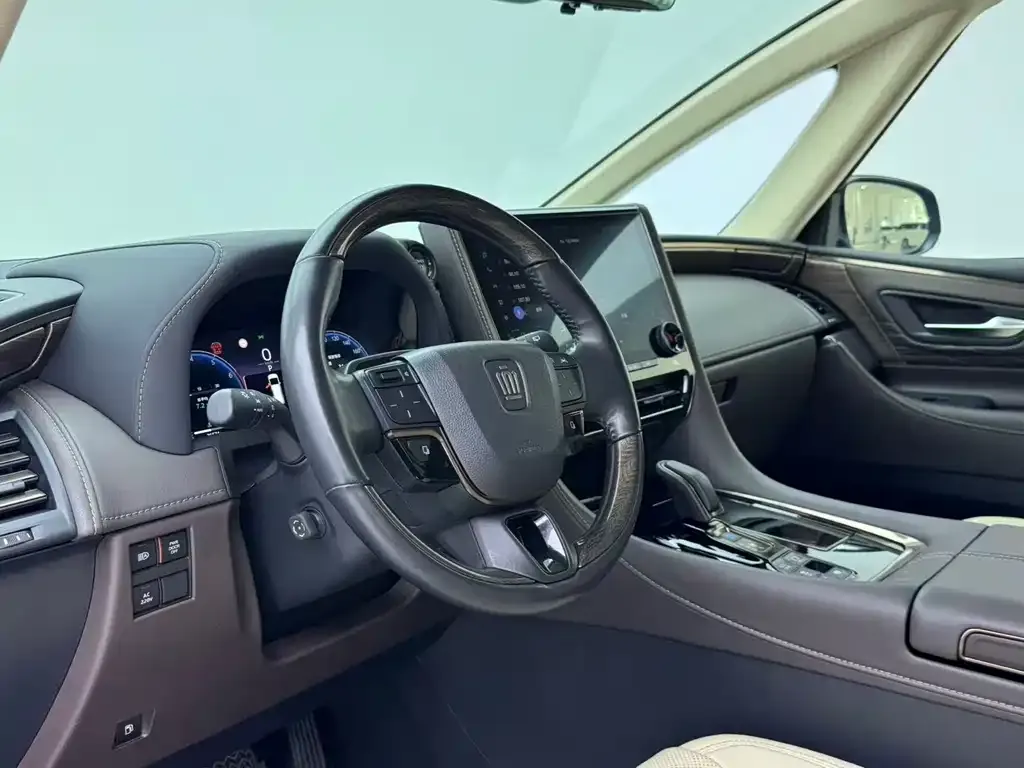 Toyota Vellfire — фото 2