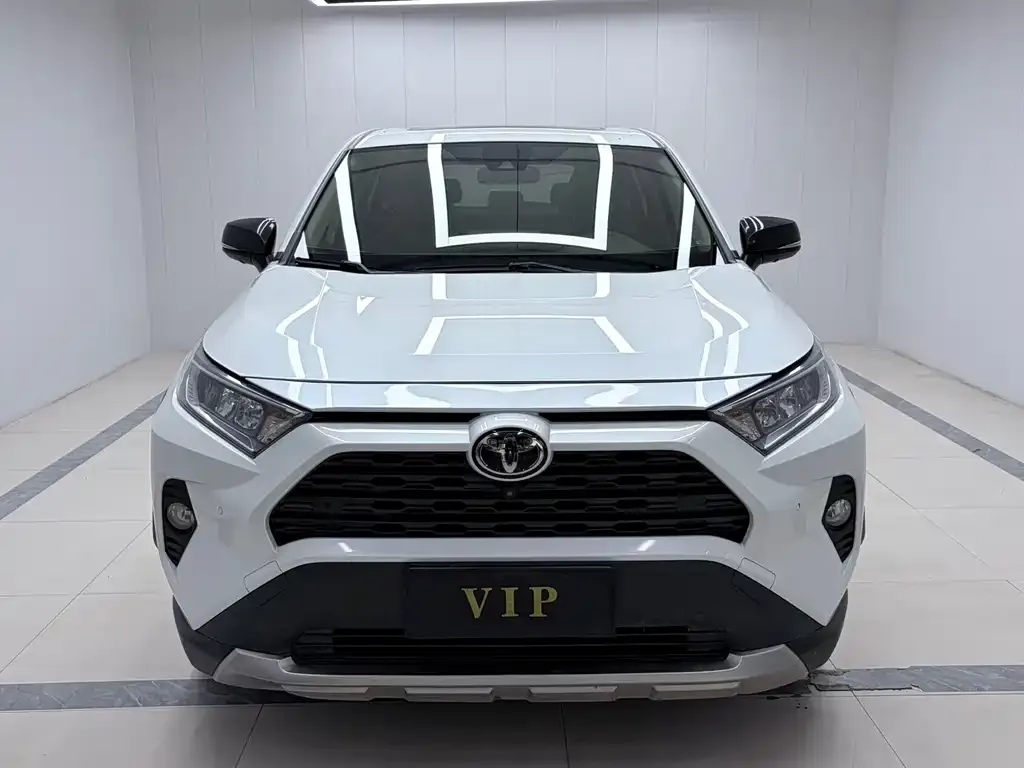 Toyota RAV4 — фото 6