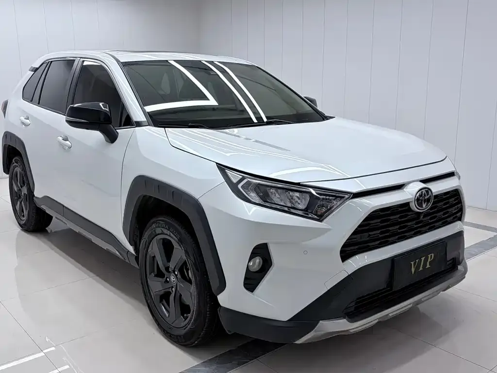 Toyota RAV4 — фото 2