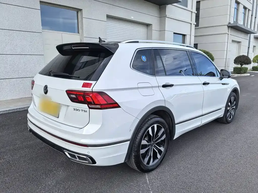 Volkswagen Tiguan L — фото 5