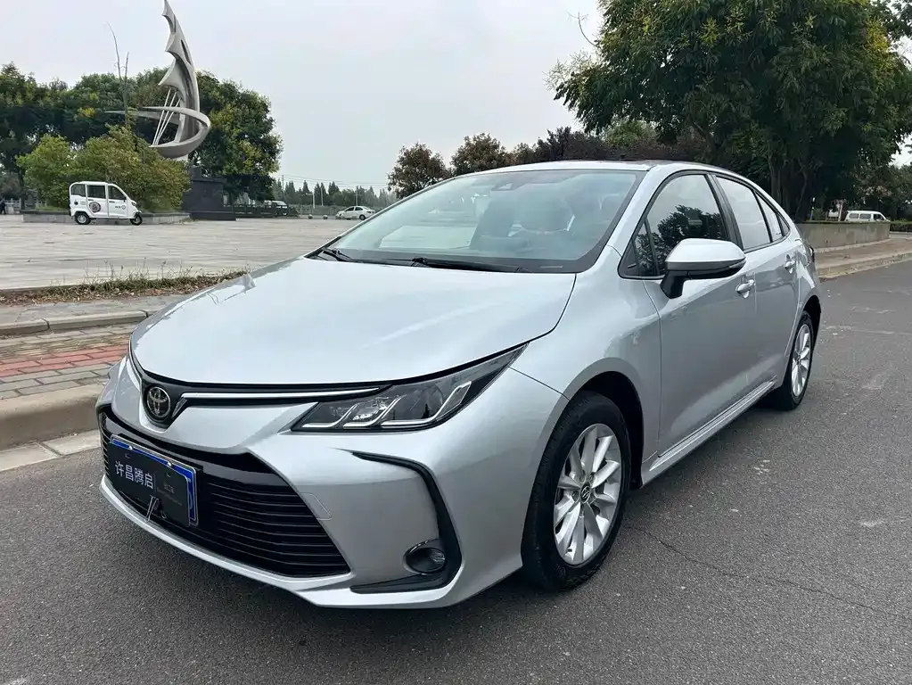 Toyota Corolla — фото 1