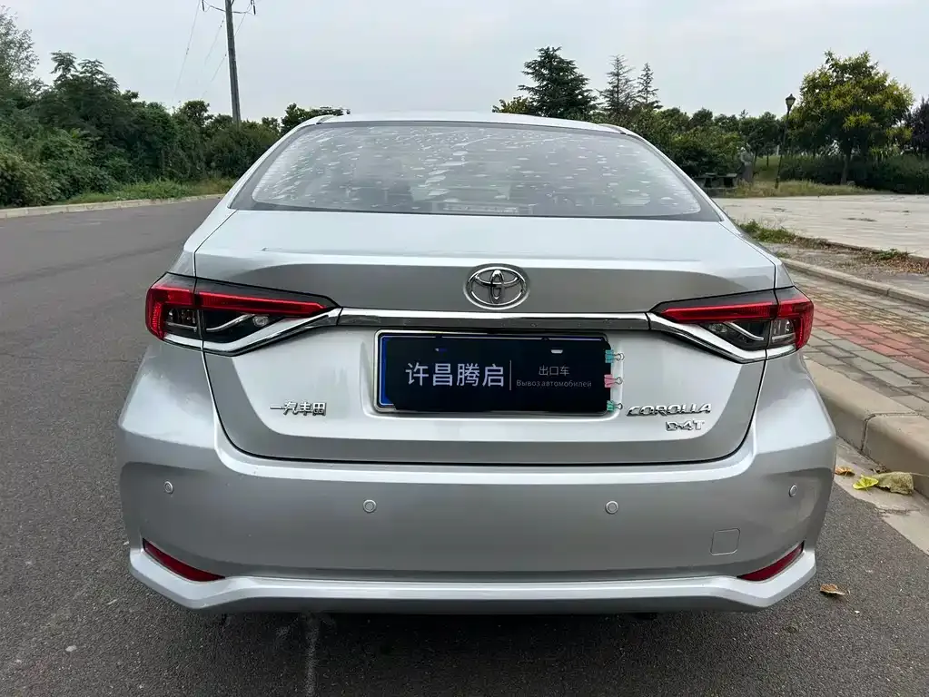 Toyota Corolla — фото 4