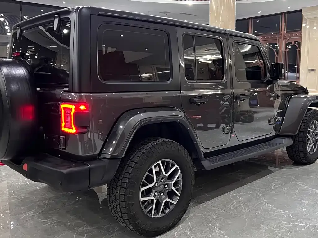 Jeep Wrangler PHEV — фото 6