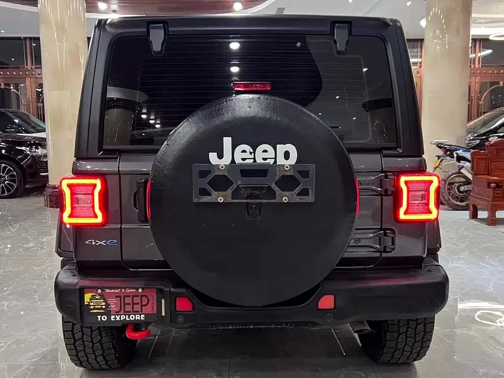 Jeep Wrangler PHEV — фото 9
