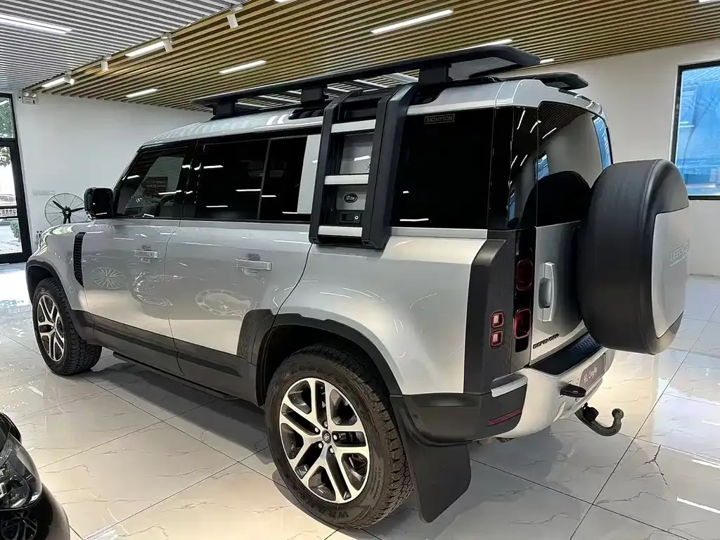 Land Rover Defender — фото 7