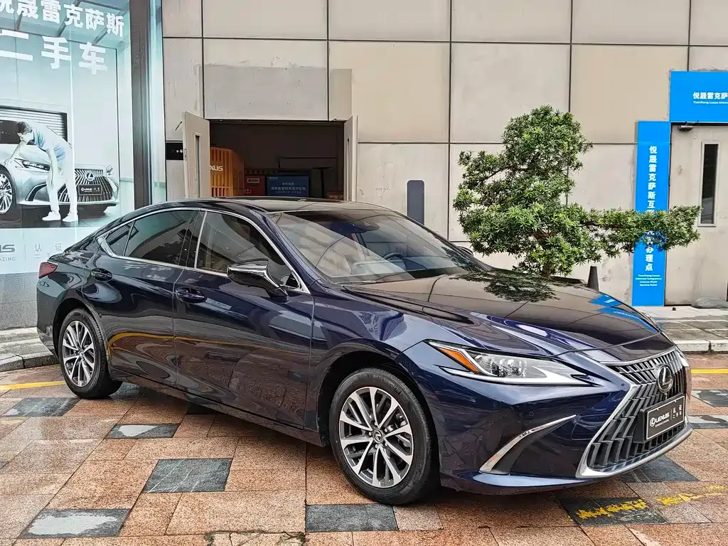 Lexus ES — фото 9