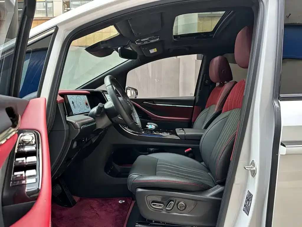 GAC Motor Trumpchi M8 — фото 10