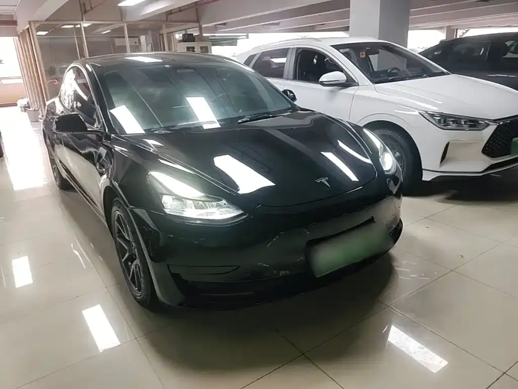 Tesla Model 3 — фото 4
