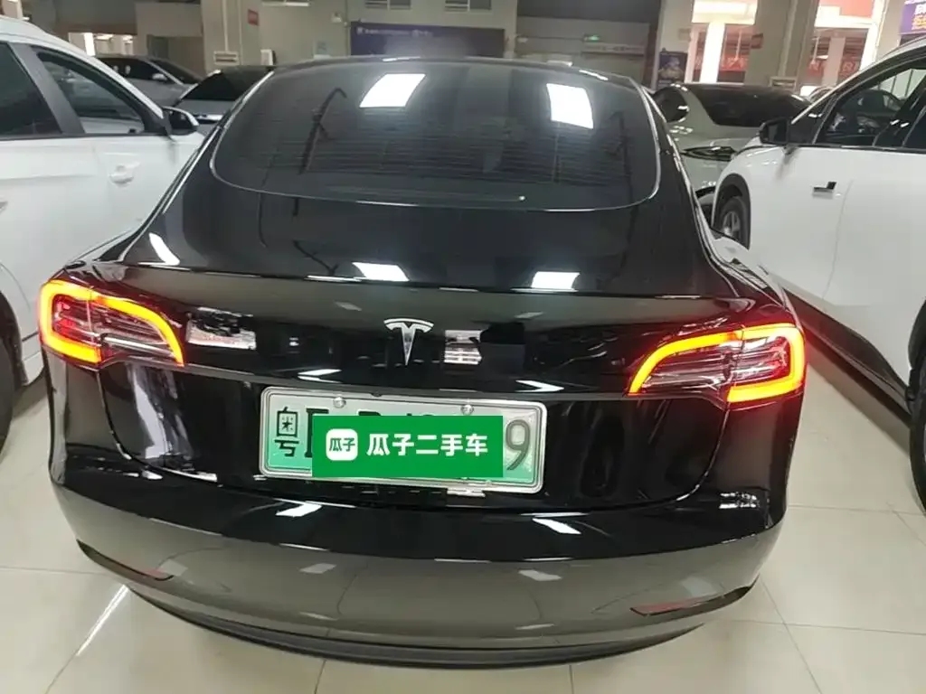 Tesla Model 3 — фото 8