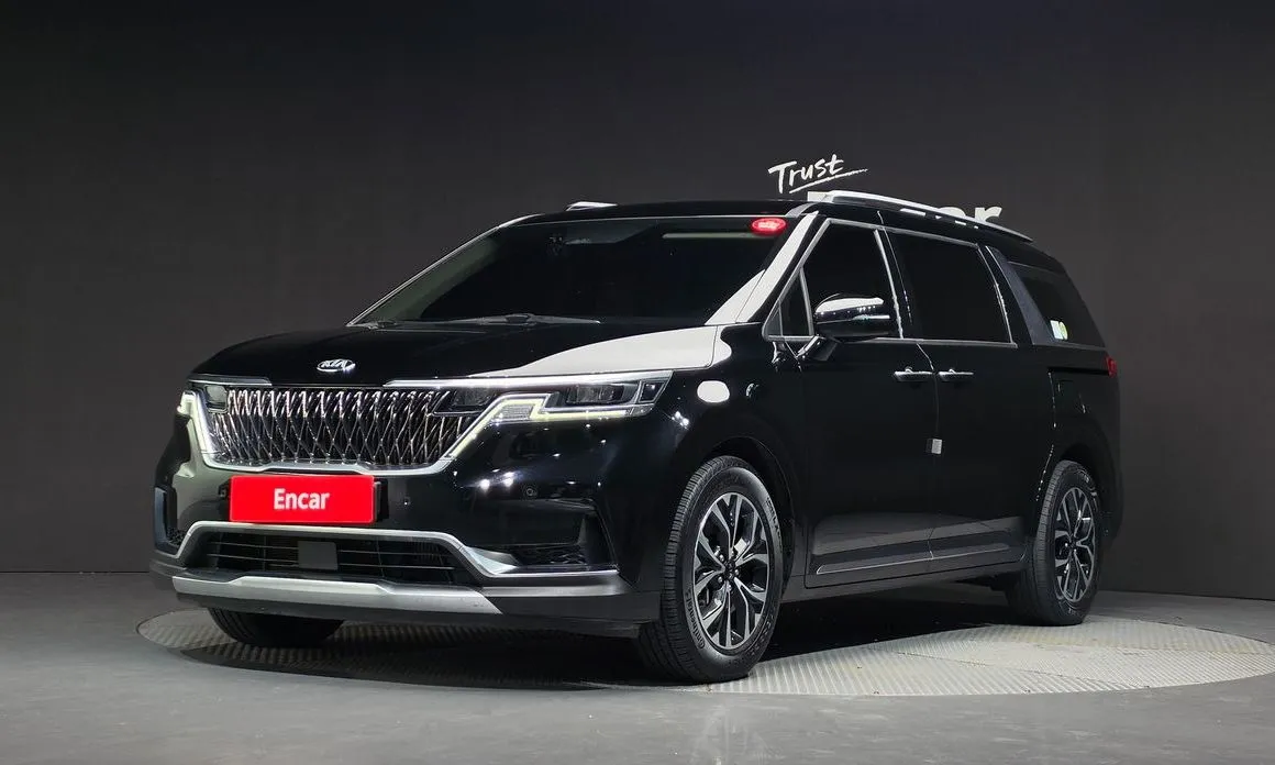Kia Carnival — фото 1