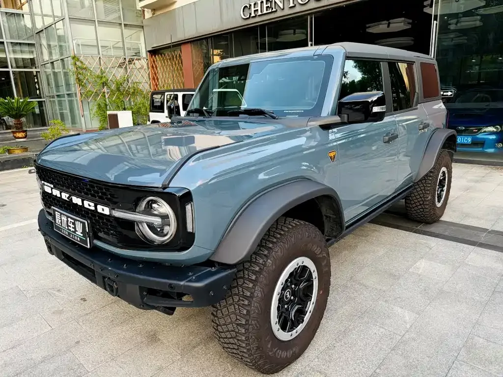 Ford Bronco — фото 1