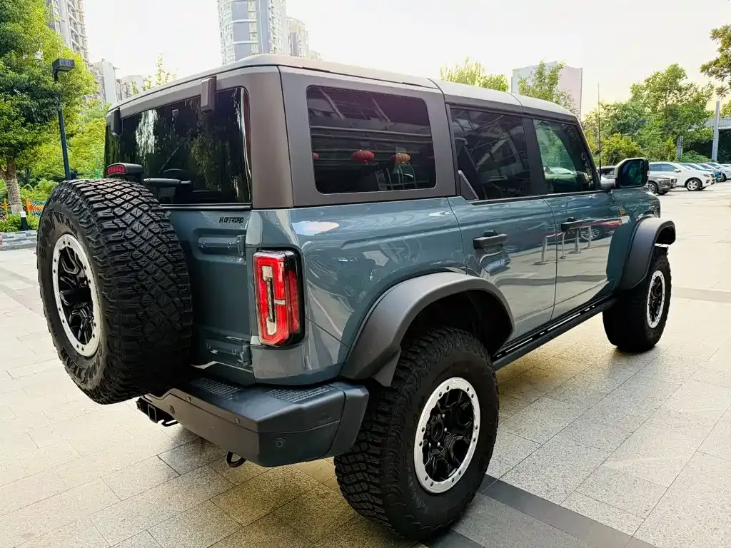 Ford Bronco — фото 10