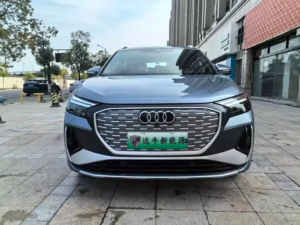 Audi Q4 e-tron — фото 10