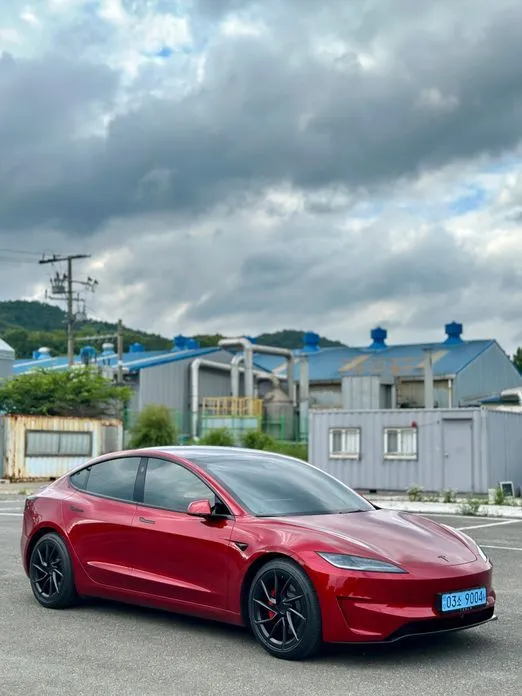 Tesla Model 3 — фото 1