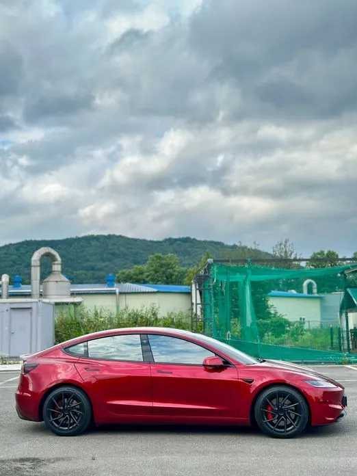 Tesla Model 3 — фото 2