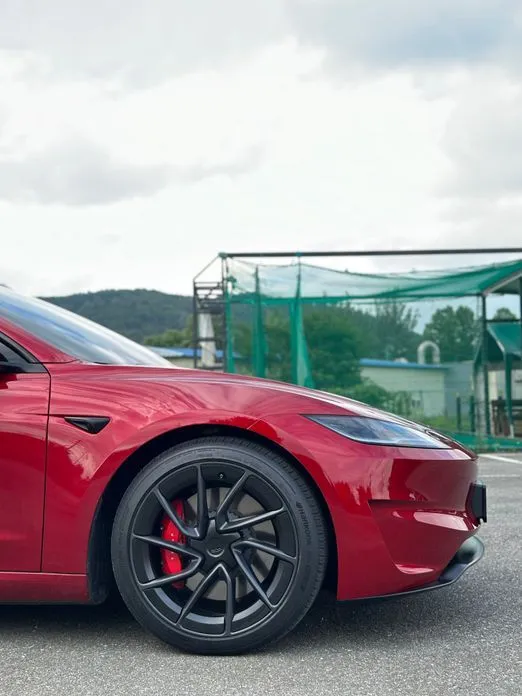 Tesla Model 3 — фото 4
