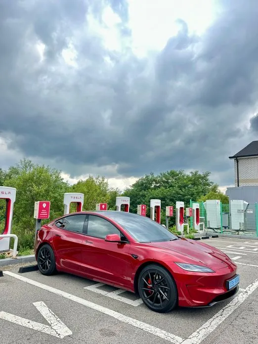Tesla Model 3 — фото 6