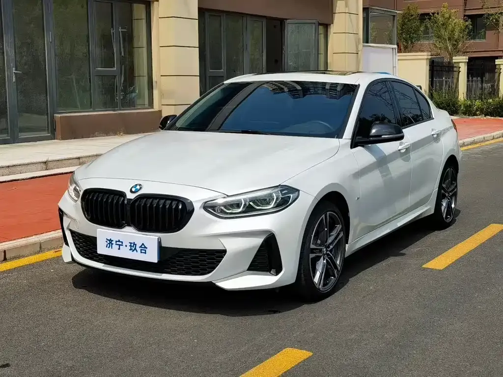 BMW 1 Series — фото 1