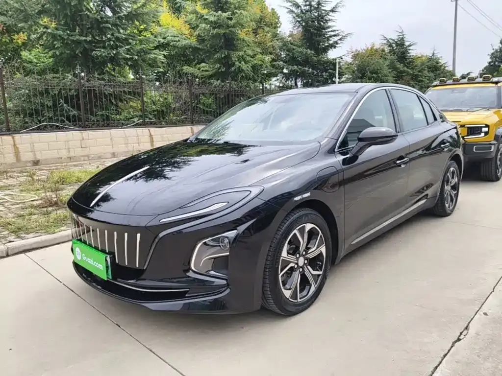 Hongqi E-QM5 — фото 1