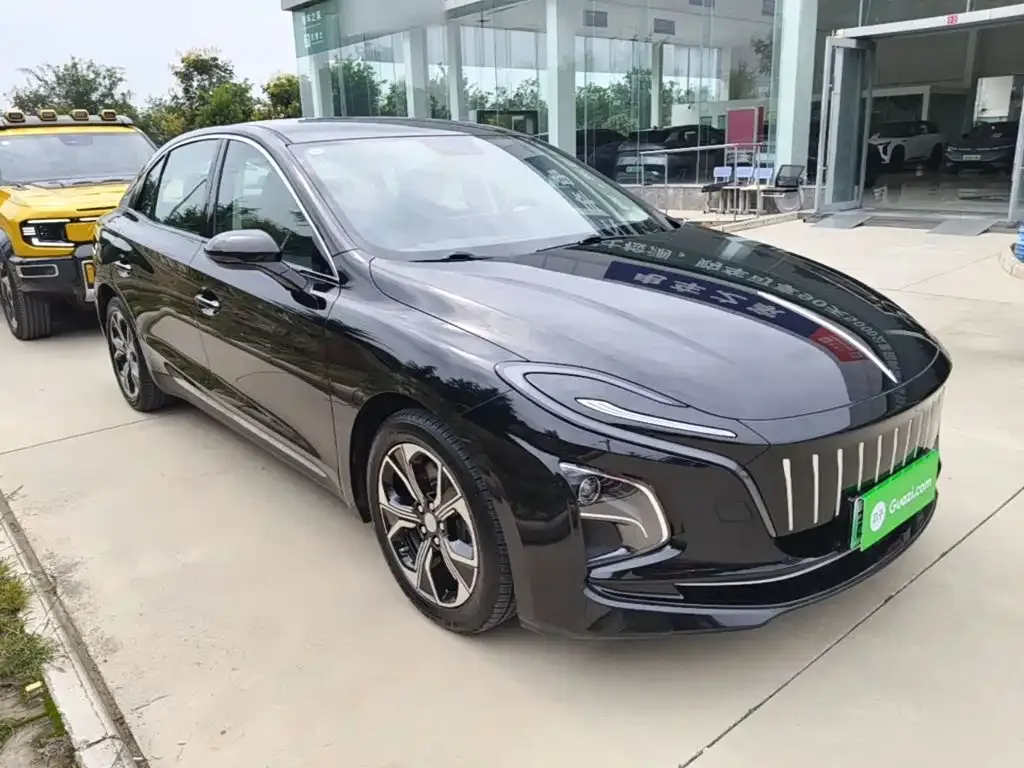 Hongqi E-QM5 — фото 10