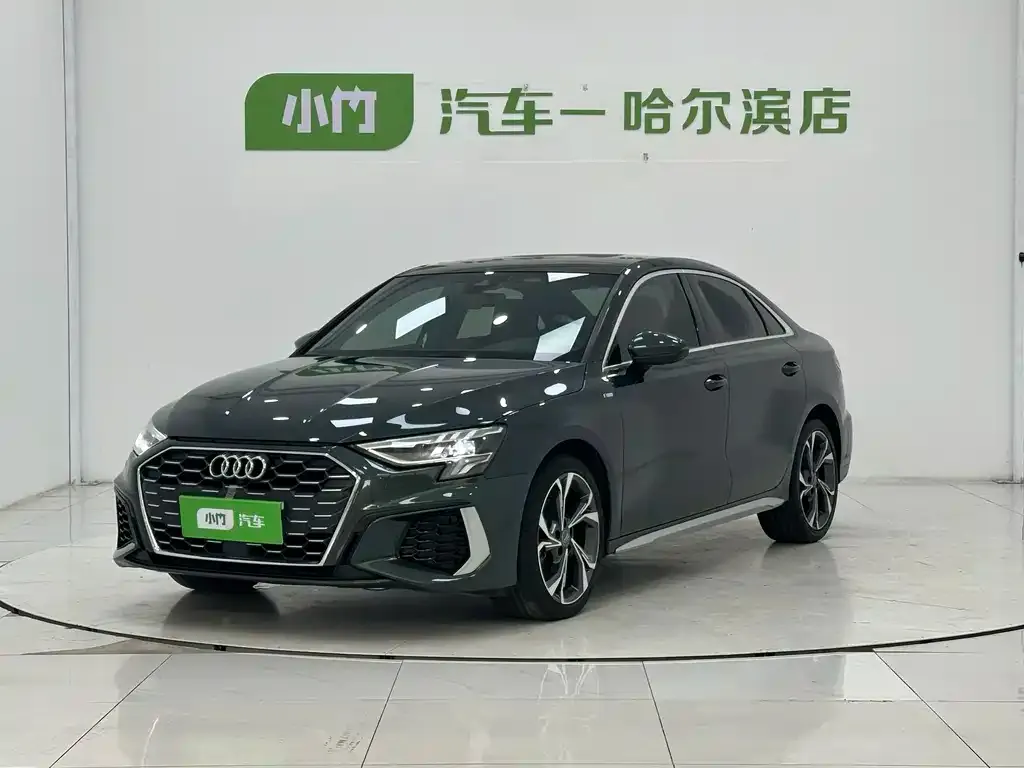 Audi A3 — фото 1