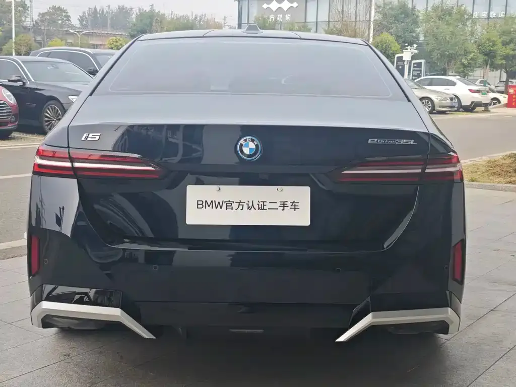 BMW i5 — фото 9