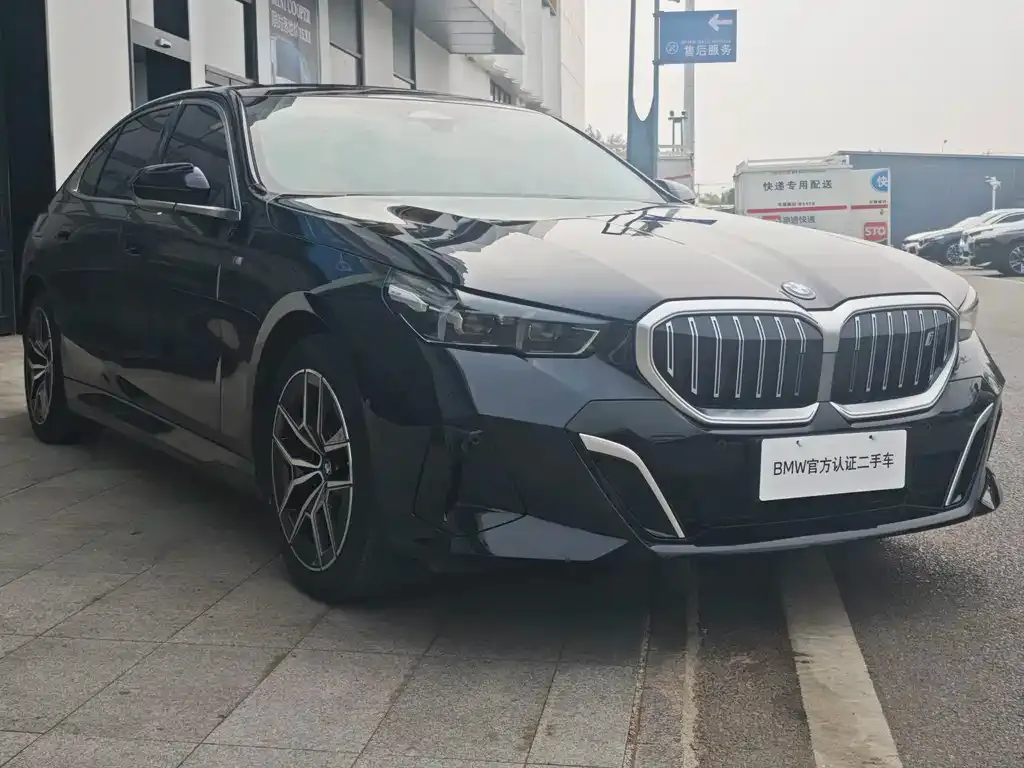 BMW i5 — фото 6