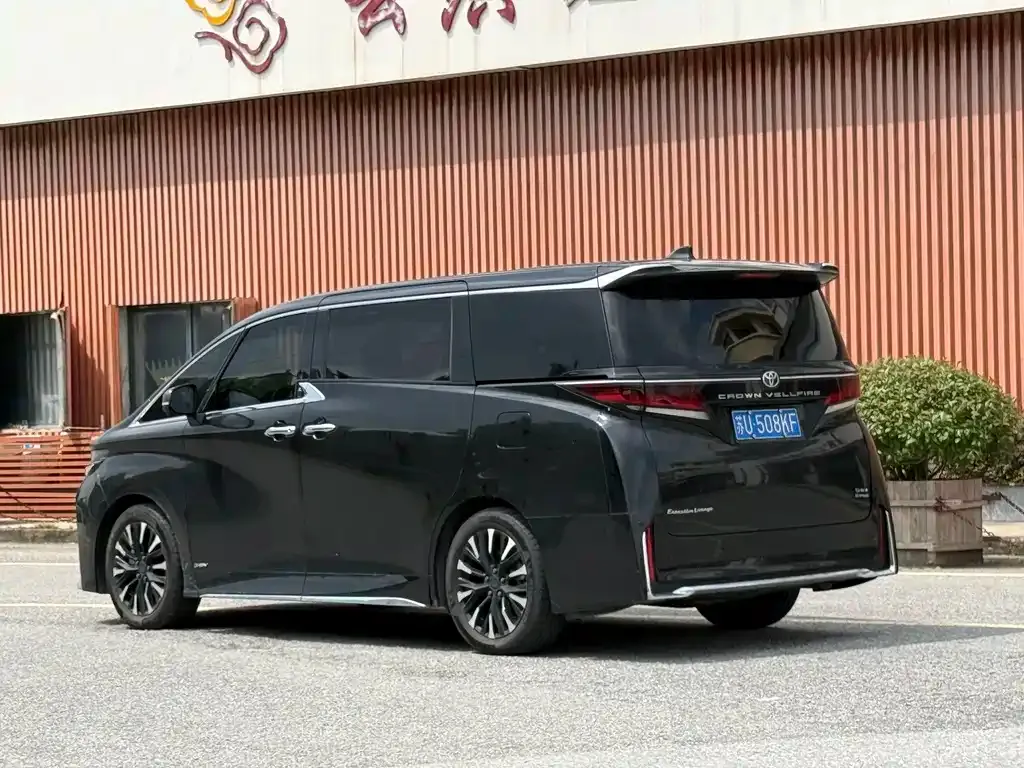 Toyota Crown (Import) — фото 10