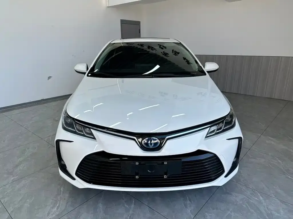 Toyota Corolla — фото 10