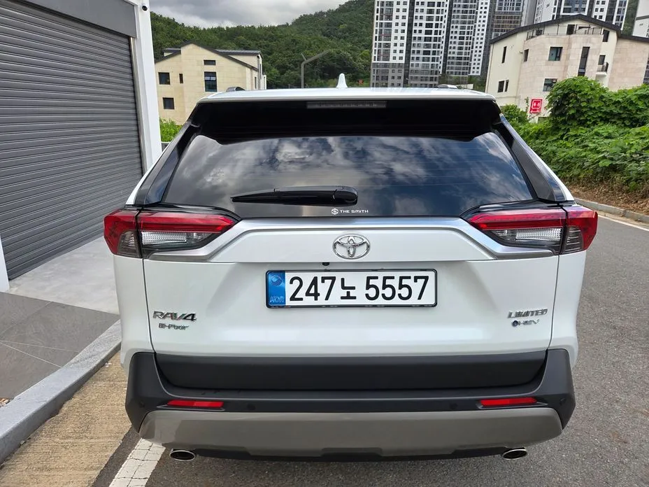 Toyota RAV4 — фото 7