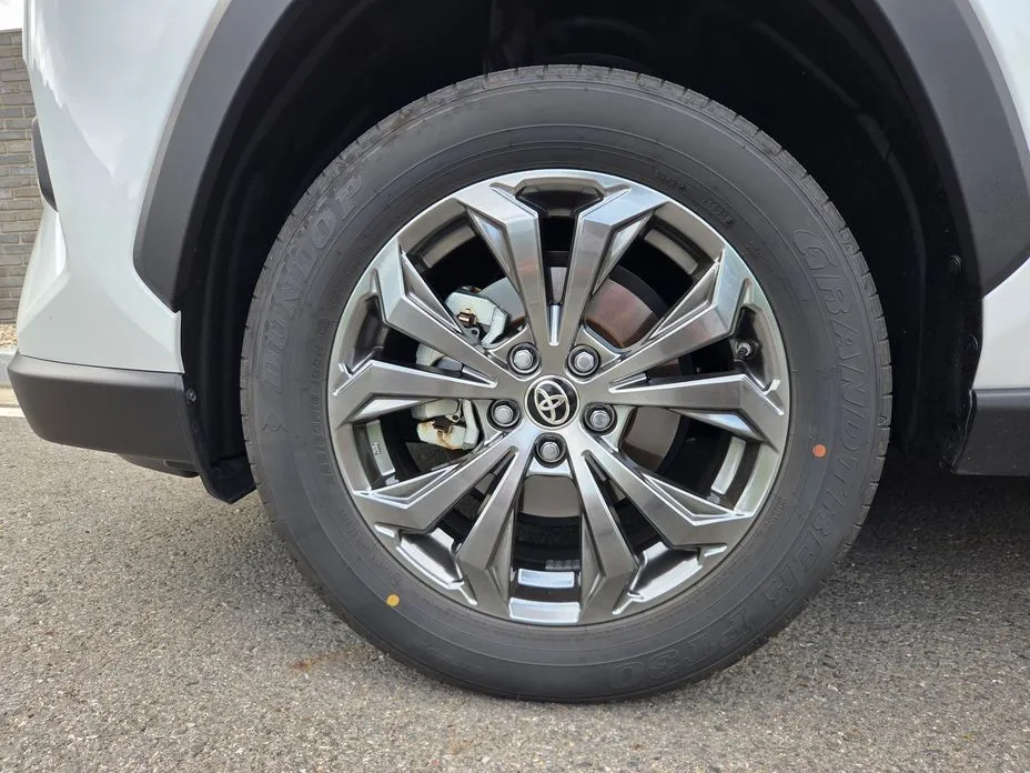 Toyota RAV4 — фото 6