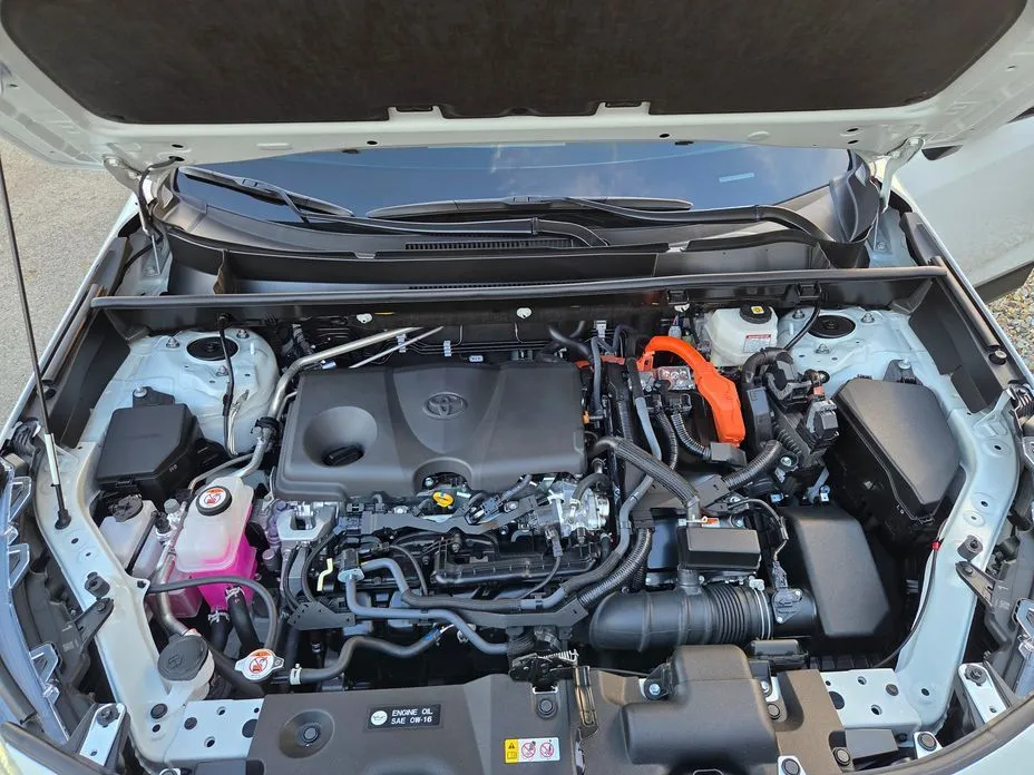 Toyota RAV4 — фото 10