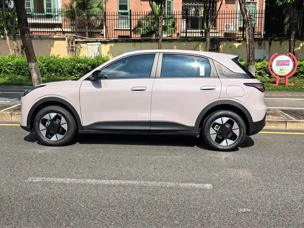 Geely Starburst — фото 4