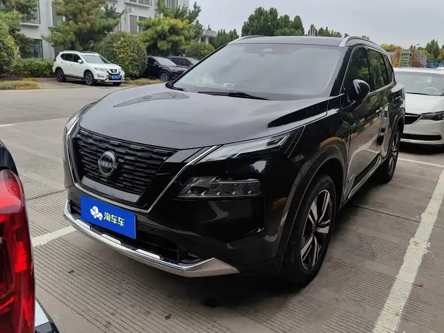 Nissan X-Trail — фото 1