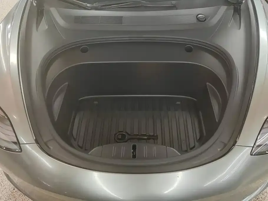 Tesla Model 3 — фото 2