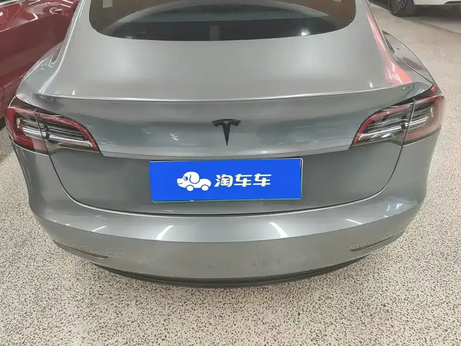 Tesla Model 3 — фото 3