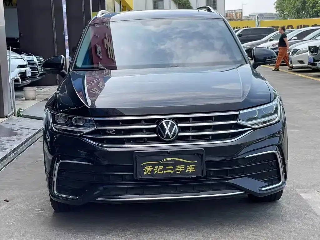 Volkswagen Tiguan L — фото 7