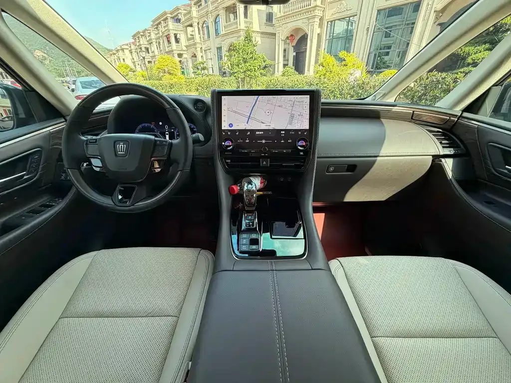 Toyota Vellfire — фото 2