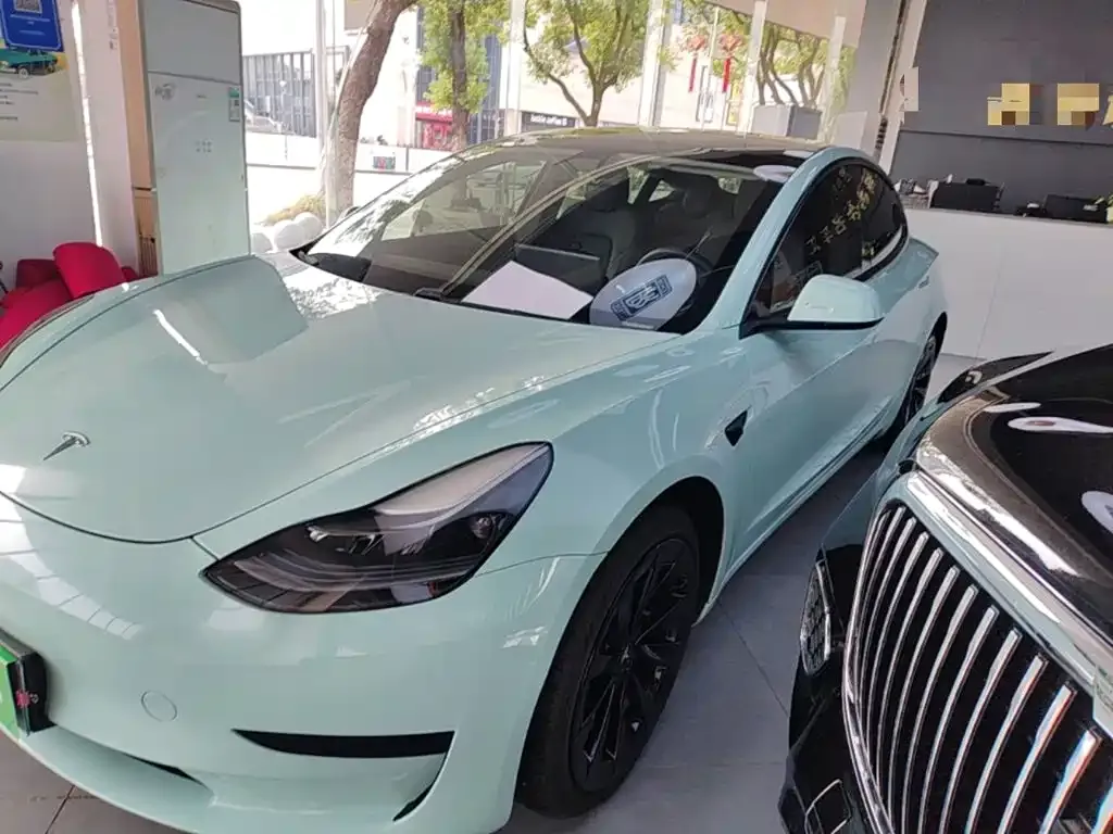 Tesla Model 3 — фото 1