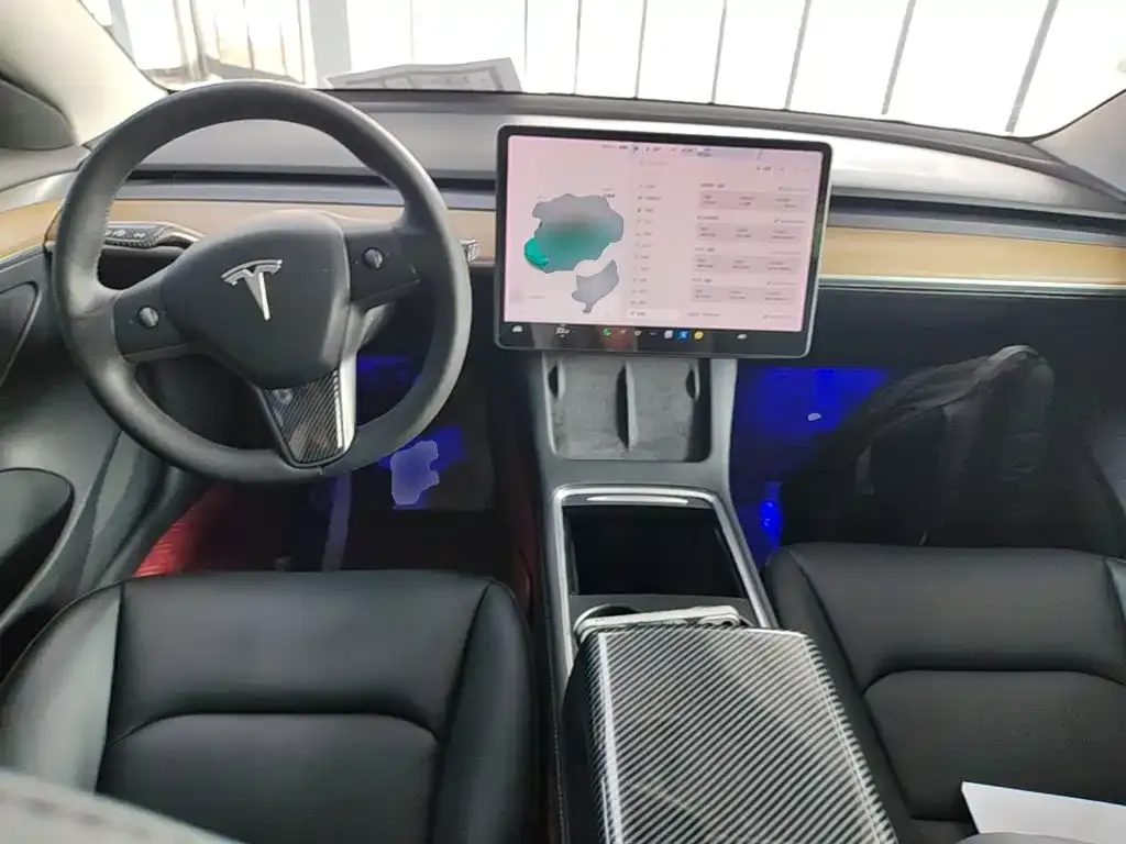 Tesla Model 3 — фото 9