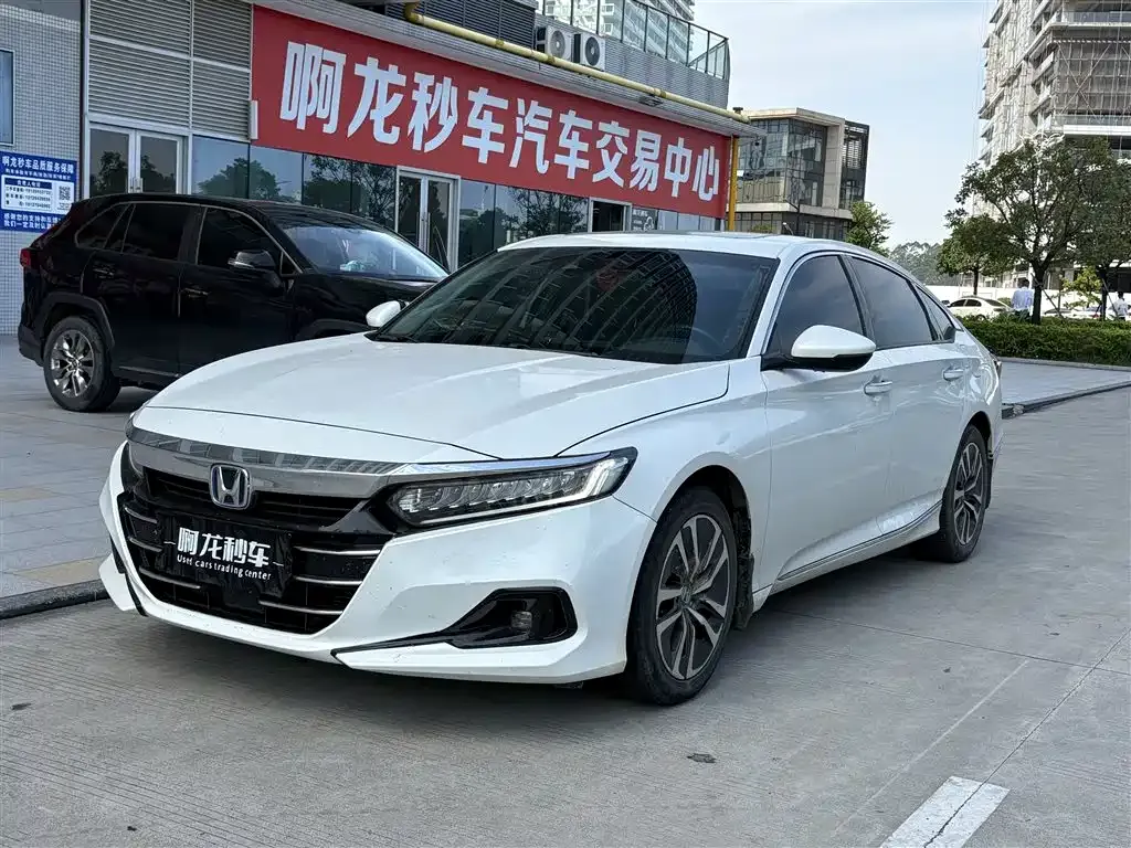 Honda Accord — фото 1