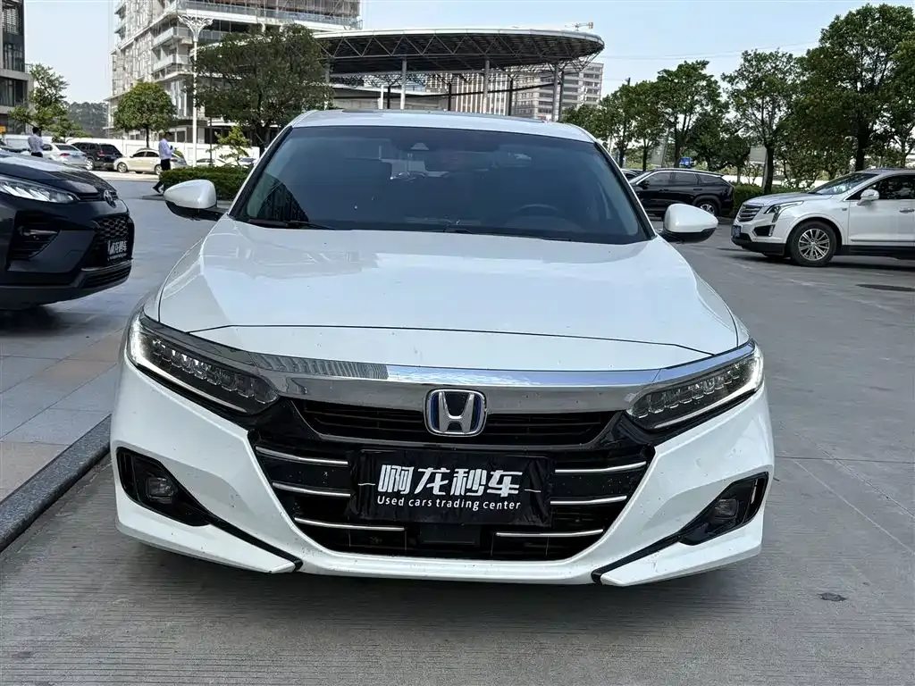 Honda Accord — фото 9