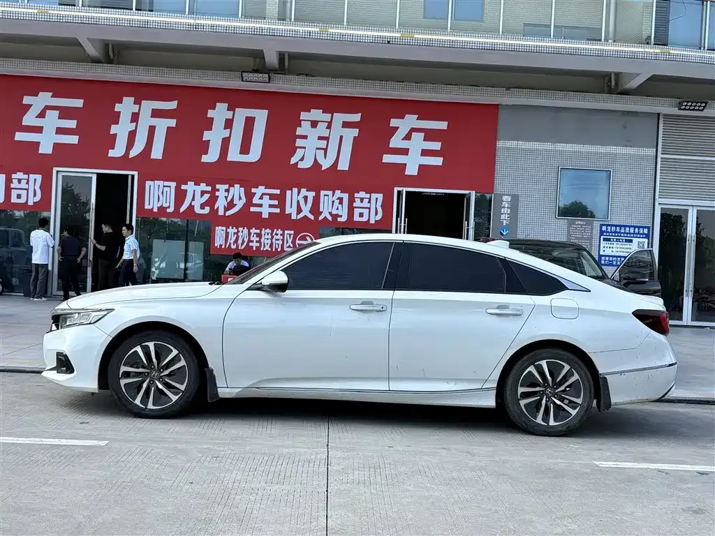 Honda Accord — фото 4