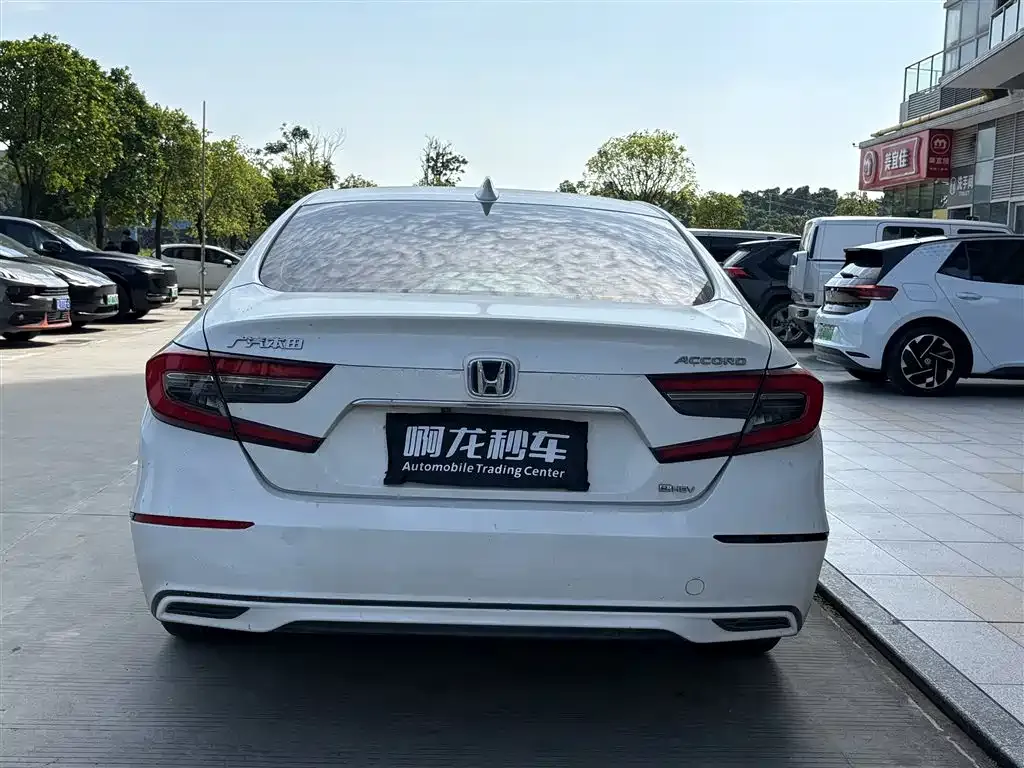 Honda Accord — фото 6