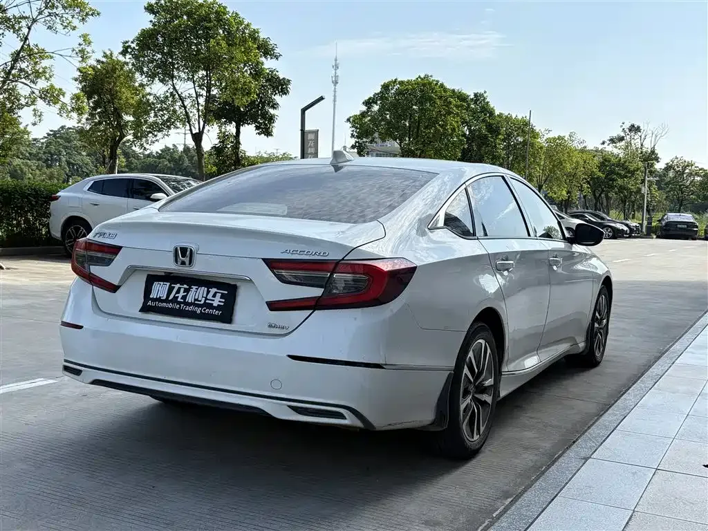 Honda Accord — фото 7