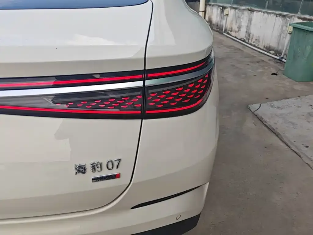 BYD Seal 07 DM-i — фото 3