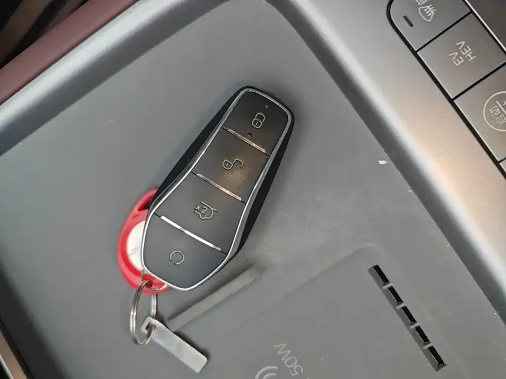 BYD Seal 07 DM-i — фото 9